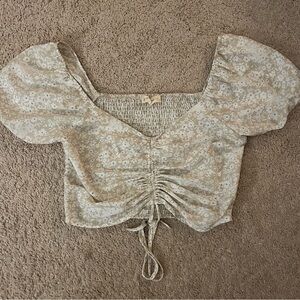 Adorable Puff Sleeve Cropped Top Size Large L